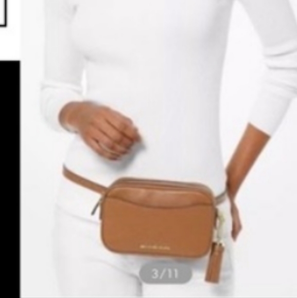 Michael Kors cross body Camera bag. - Picture 2 of 8